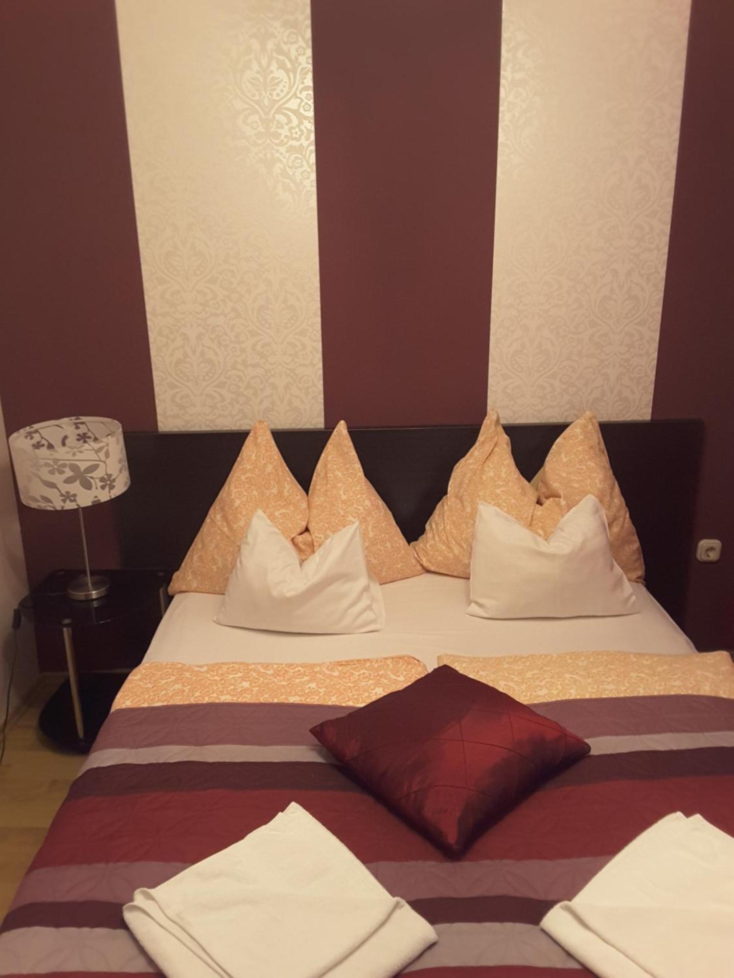 Isabell Apartments Gyor Luaran gambar